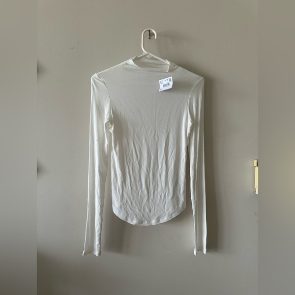 American Eagle Outfitters Tops - Women’s American Eagle soft & Sexy ribbed white Turtleneck shirt xs NWT